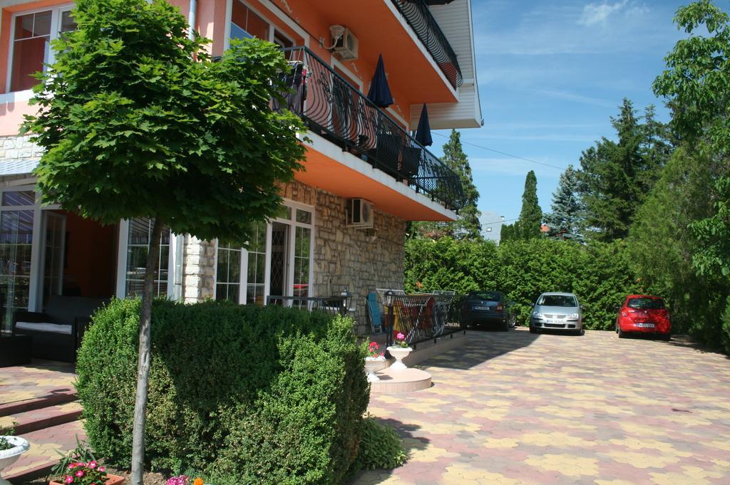 Barbara Vendeghaz Apartment Balatonfured Exterior photo